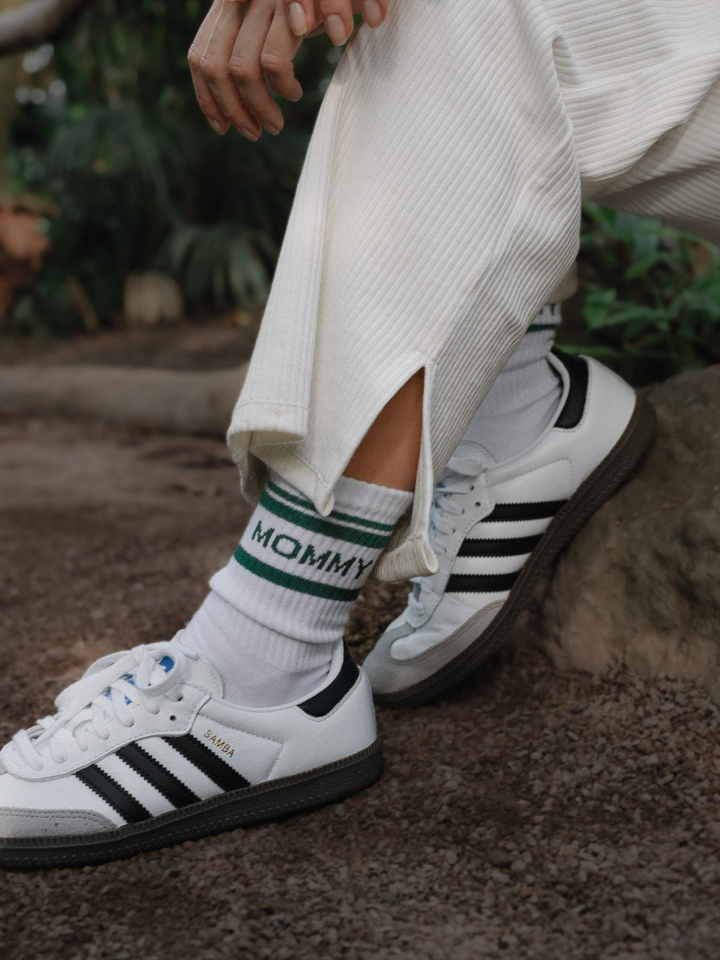 MOMMY Striped Socken - green