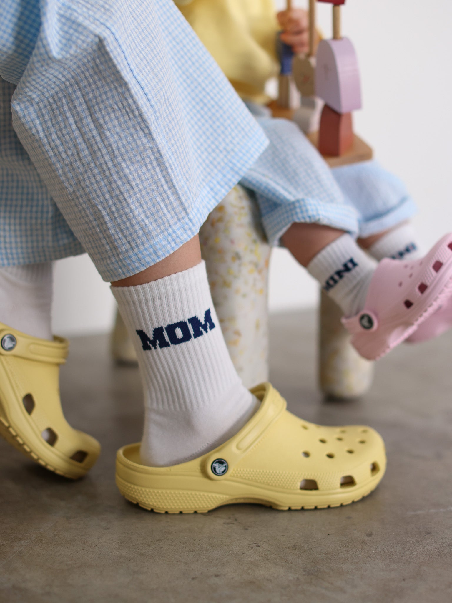 MOM COLLEGE Socken - weiß