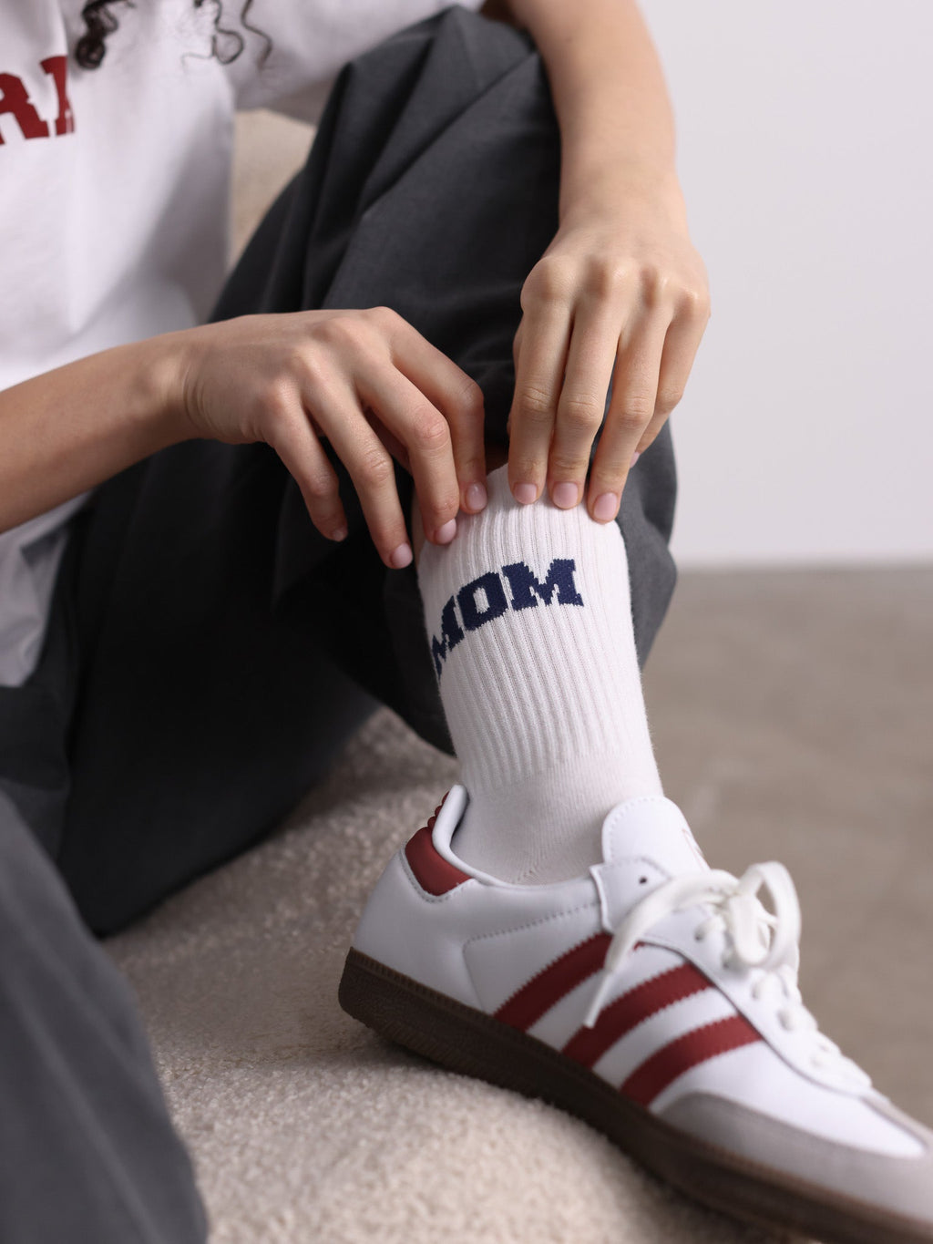 MOM COLLEGE Socken - weiß