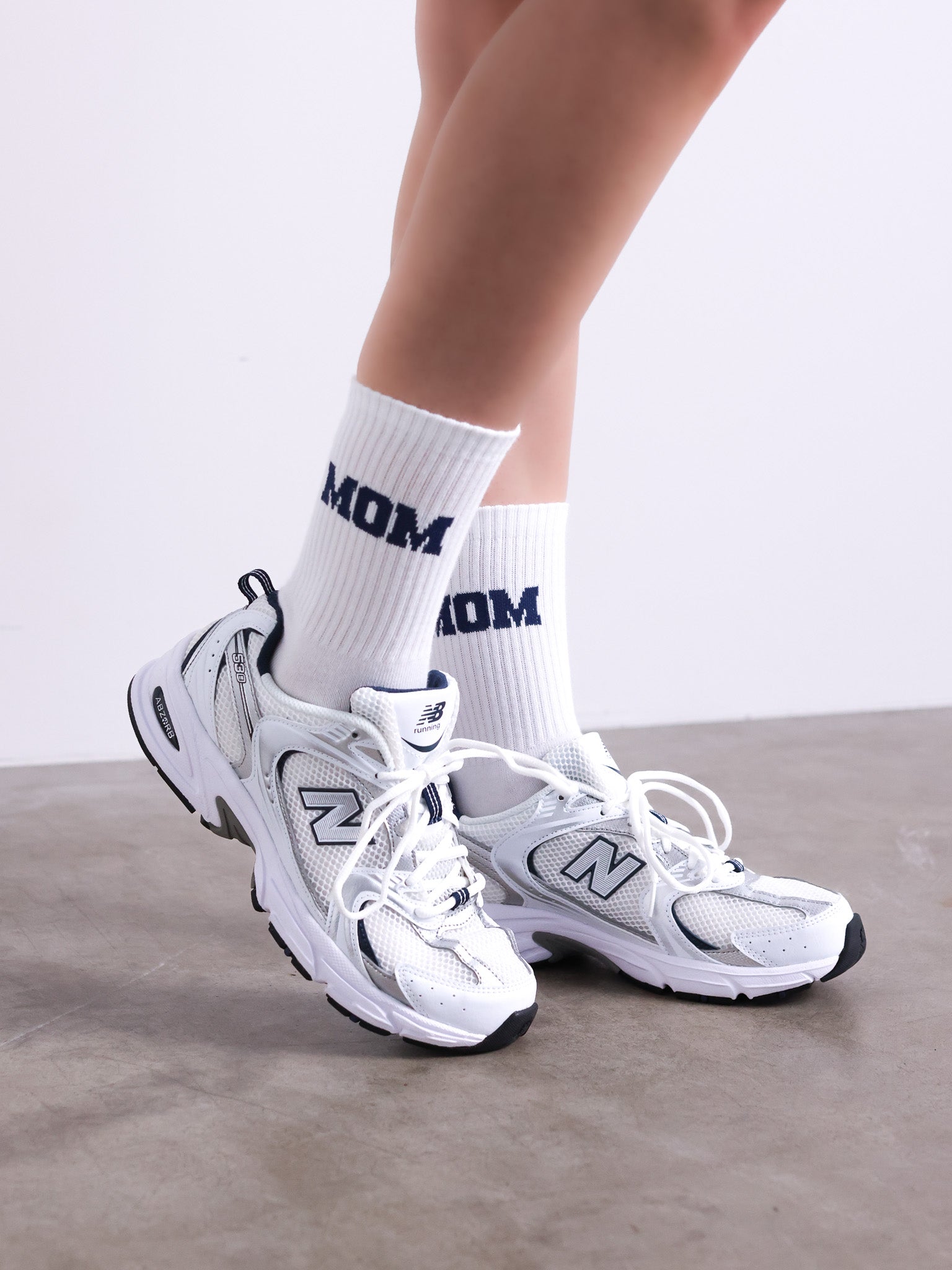 MOM COLLEGE Socken - weiß